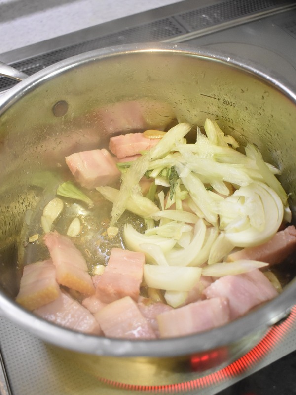 ベーコンと大根のトマト煮込み (5)