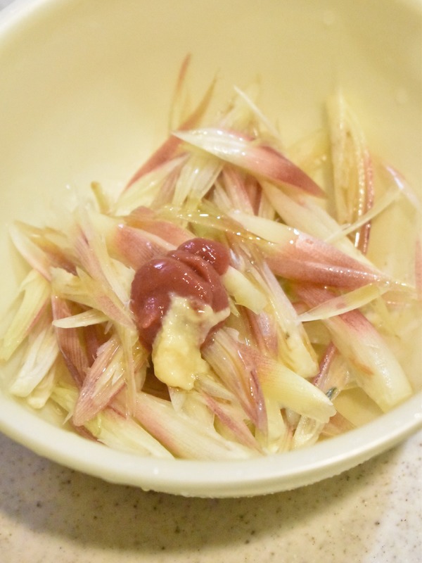 みょうがの梅肉和え (3)