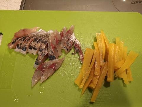 鯵の沢庵和え (2)