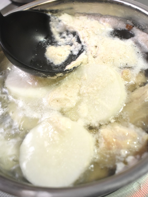 鶏もも肉と大根のトマト煮込み (4)