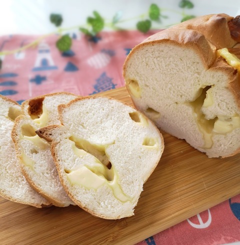 たっぷりチーズパン (1)