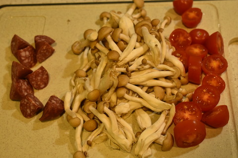 カルパスとしめじの醤油炒め (2)