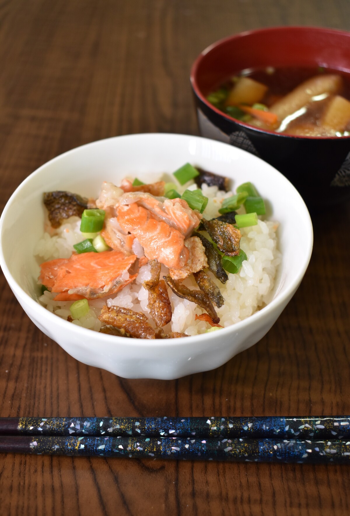 無駄なく使いきり 鮭のあらで炊き込みご飯 気まま料理で レシピとか Powered By ライブドアブログ
