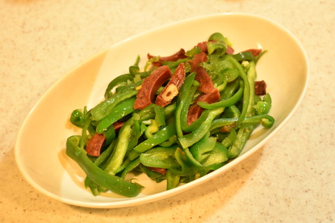 ピーマンとカルパスの塩炒め (6)