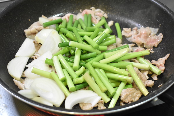 にんにくの芽と豚肉の炒め物 (5)