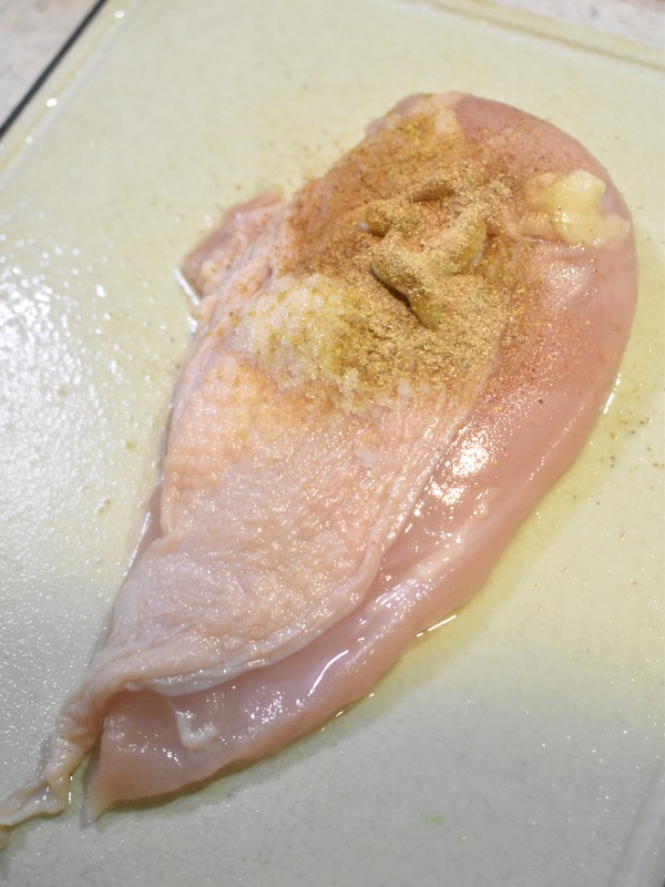 ライムのサルサソースと鶏むね肉のスパイスグリル (4)