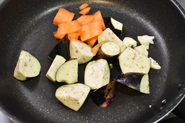 茄子と水菜のにんにく炒め (3)