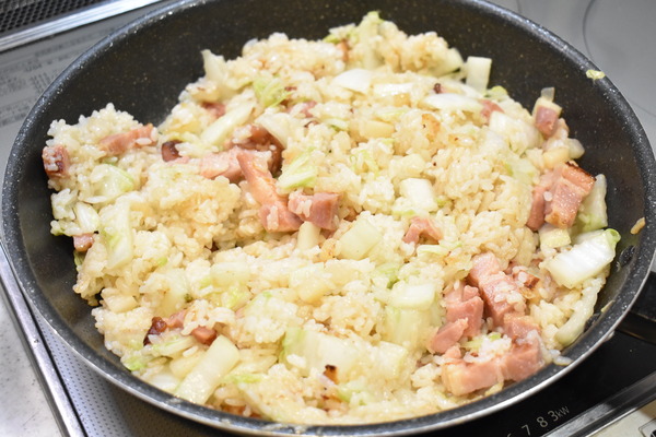 ベーコンと冬野菜のコンソメ炒飯 (6)