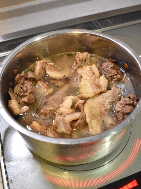 神戸牛すじの赤ワイン煮込み (6)