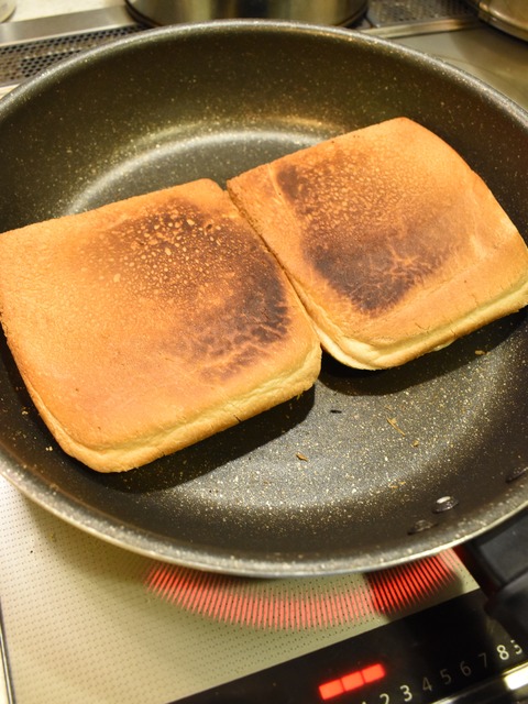 パンの耳でホットサンド (7)