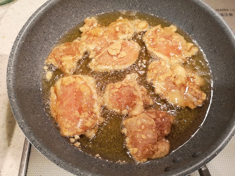 鶏むね肉の大判唐揚 (5)