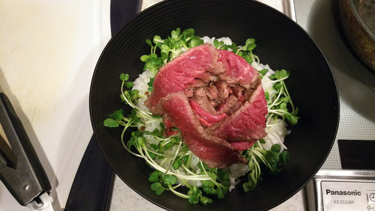 お店みたいに豪快に ローストビーフ丼 気まま料理で レシピとか Powered By ライブドアブログ