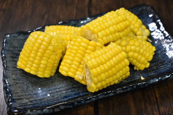 もぎたてとうもろこしのレンジ蒸し (7)