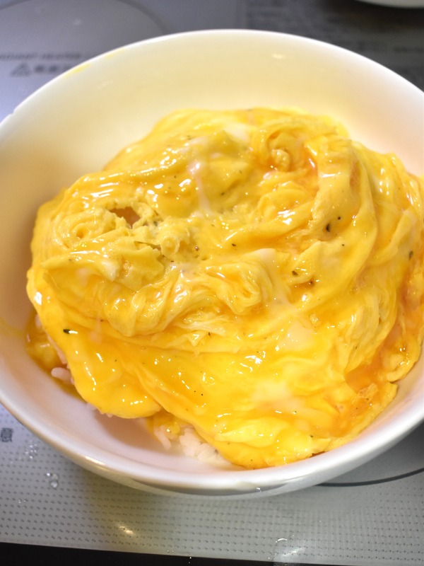 ベーコンエッグ丼 (4)