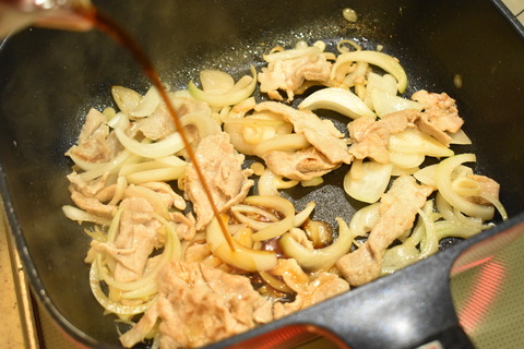 にんにく豚玉丼 (4)