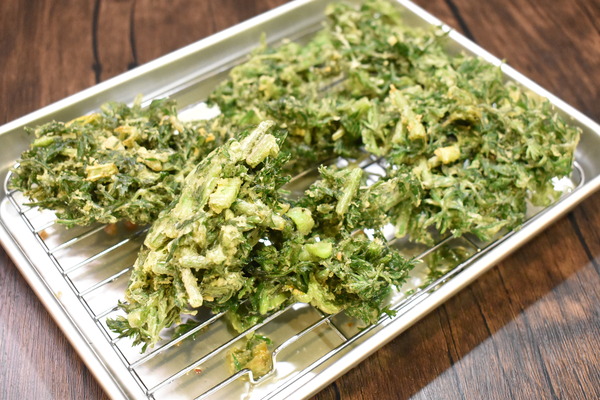 人参の葉の天ぷら (7)