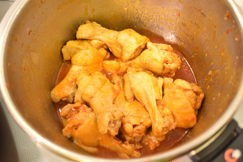 鶏手羽元のチリソース煮 (5)