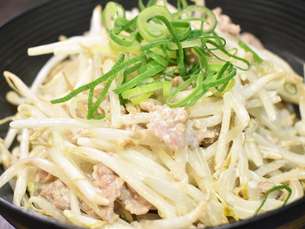 にんにくマヨ豚もやし (1)