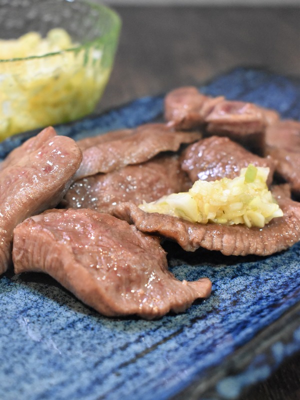 厚切り牛タンねぎしおダレ (1)