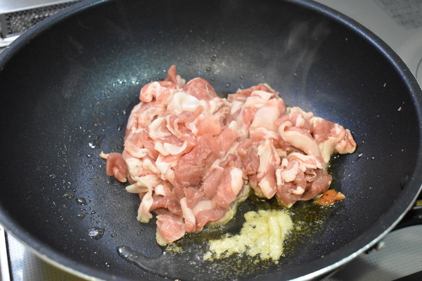 豚肉の炙りにんにく炒め (3)