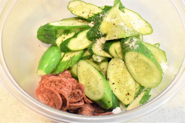 きゅうりとカルパスの和え物 (5)