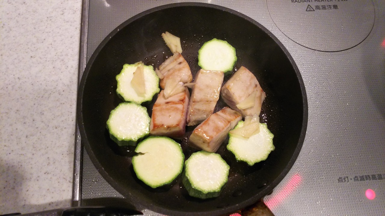 お安いハマチで簡単な煮物 ハマチと夏野菜のあっさり煮 気まま料理で レシピとか Powered By ライブドアブログ