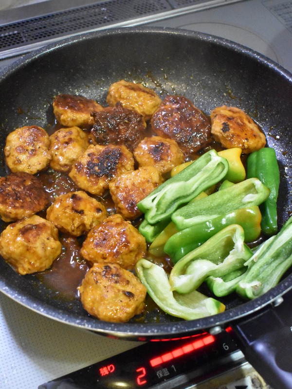 ひとくち煮込み鶏ハンバーグ (7)