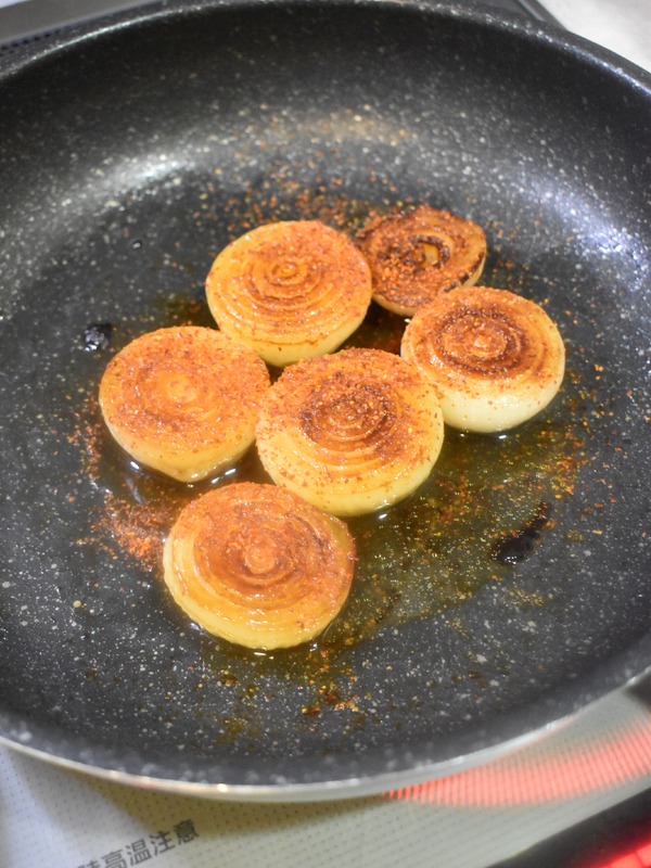 新玉ねぎの唐辛子焼き (4)