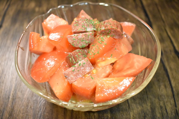 トマトとサラミのサラダ (4)