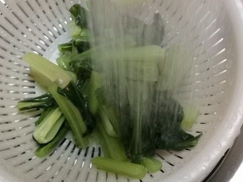 菊の花と小松菜のお浸し (7)