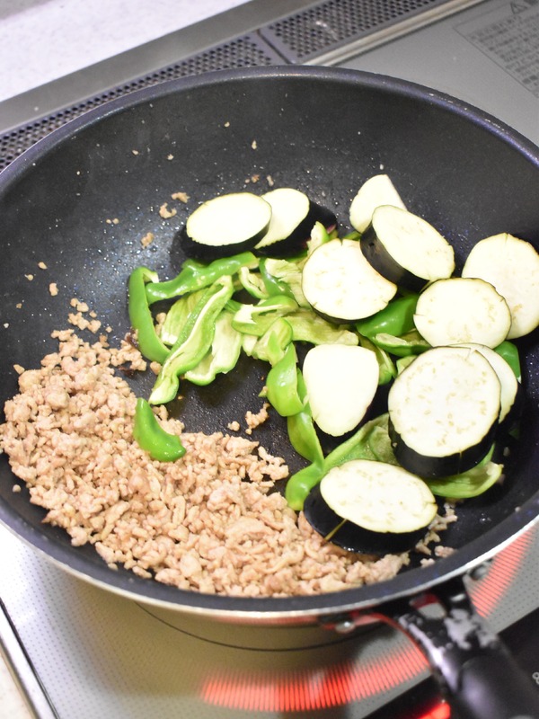 茄子とピーマンのそぼろ炒め (4)