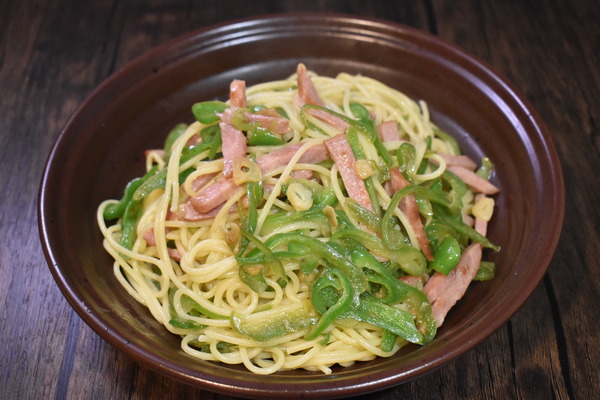 ピーマンとハムのパスタ (7)