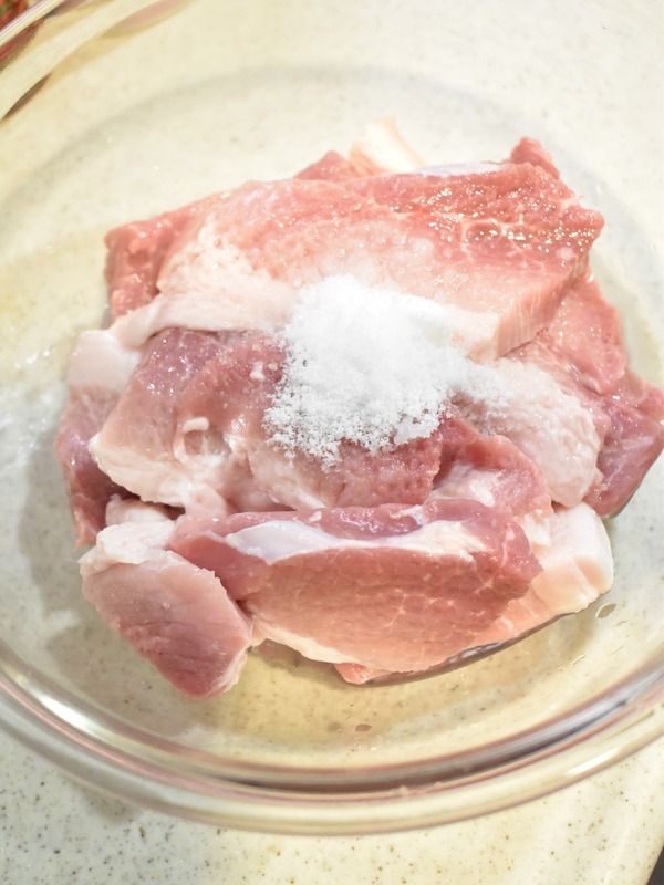 もも肉で山盛りとんかつ (5)