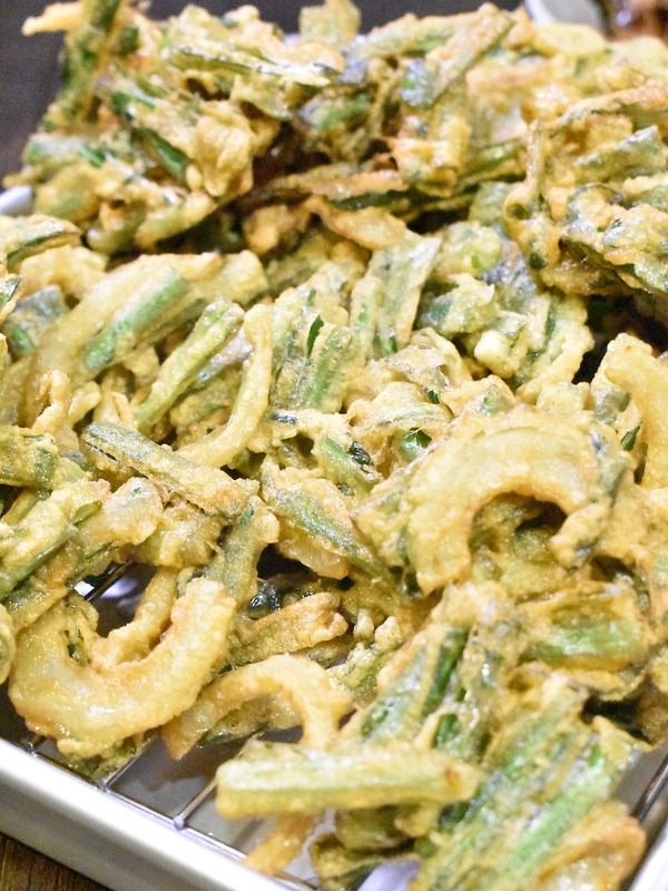 ニラと玉ねぎの味付きかき揚げ (1)