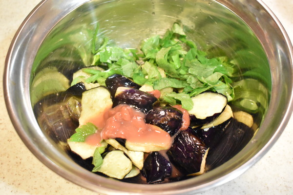 揚げ茄子の梅肉和え (4)