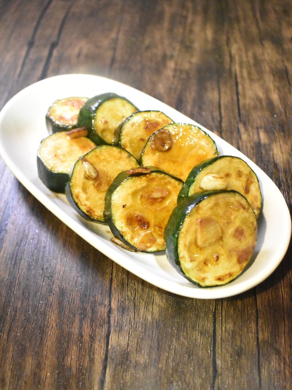 ズッキーニのにんにくバター醤油焼き (6)