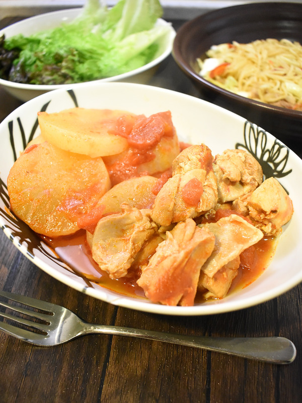 鶏もも肉と大根のトマト煮込み (2)