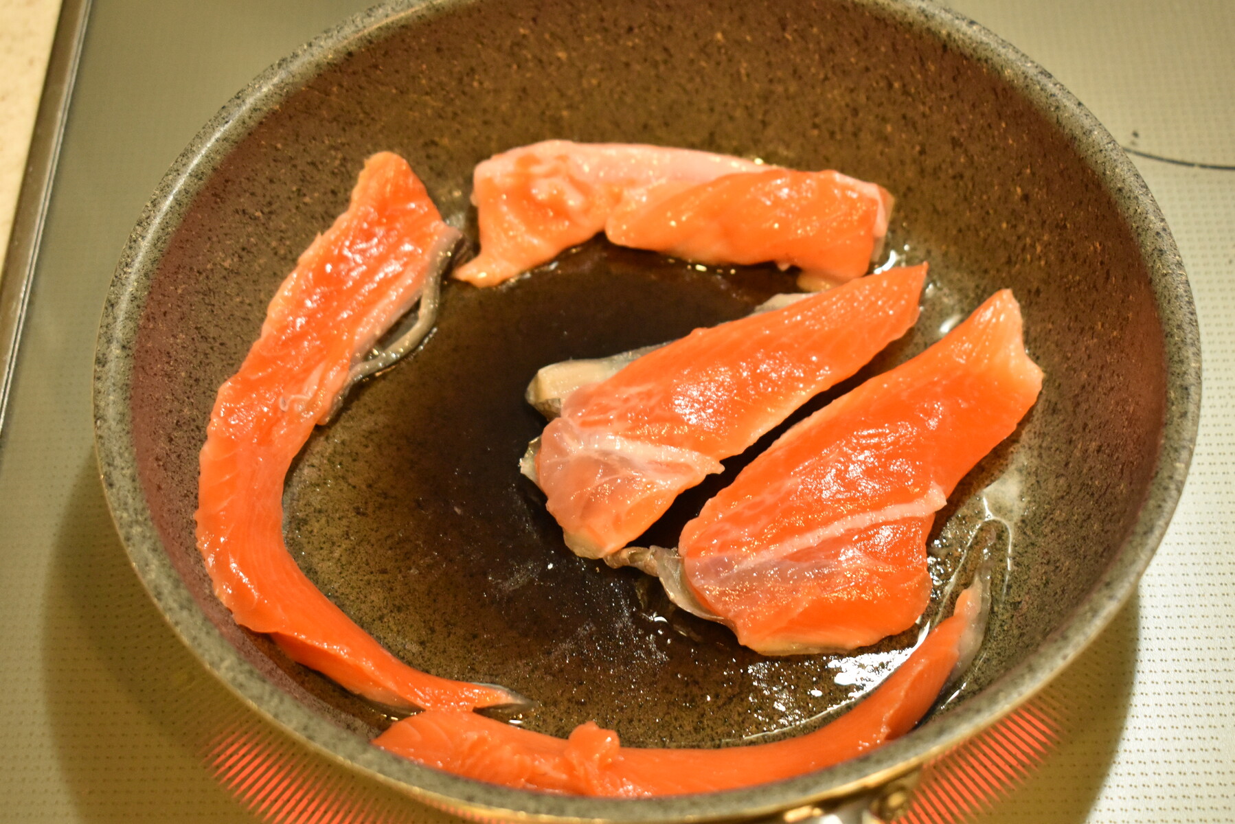 無駄なく使いきり 鮭のあらで炊き込みご飯 気まま料理で レシピとか Powered By ライブドアブログ