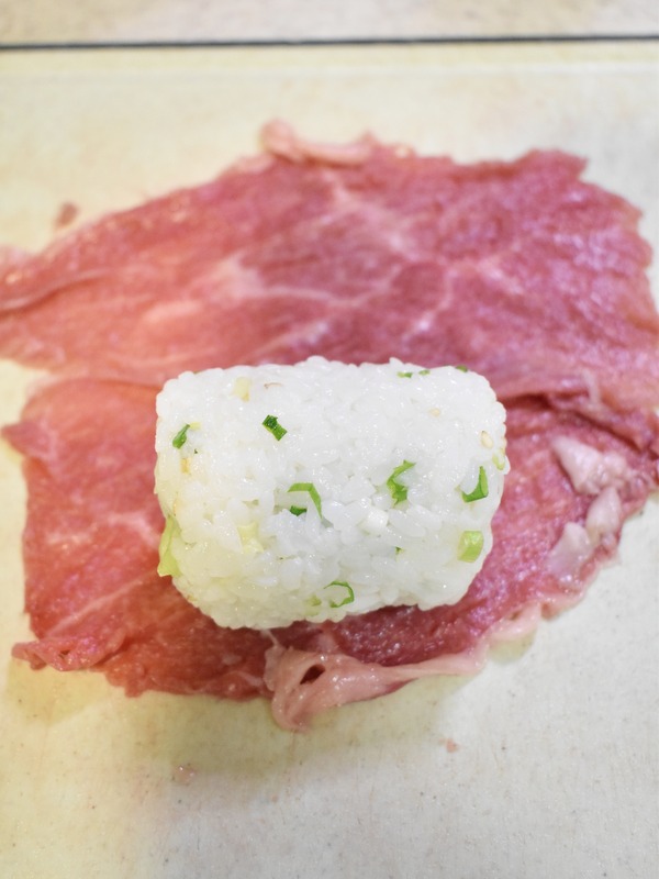 いいお肉で肉巻きおにぎり (4)