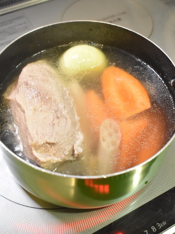 もも肉で煮豚 (5)