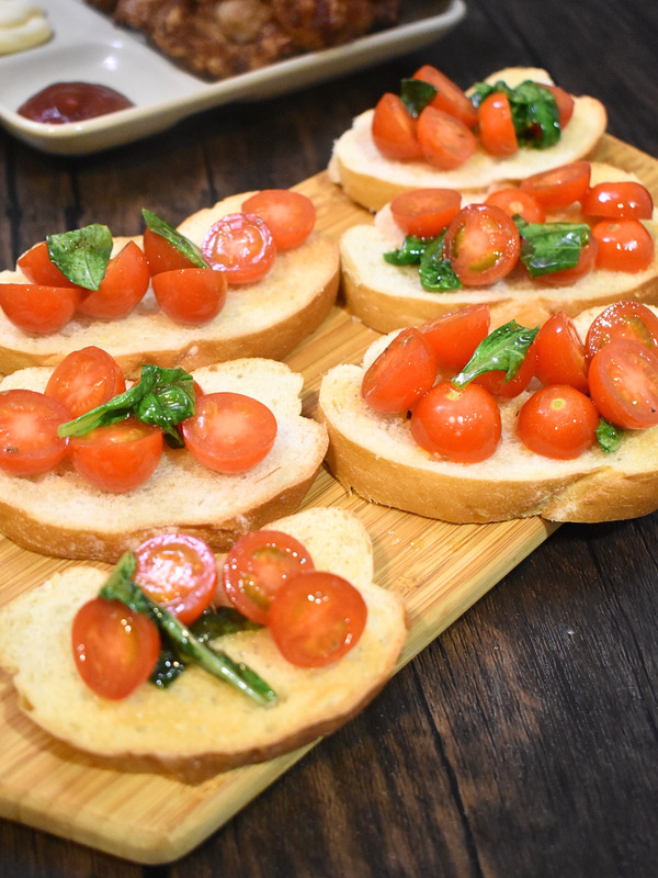 トマトとバジルのブルスケッタ (2)