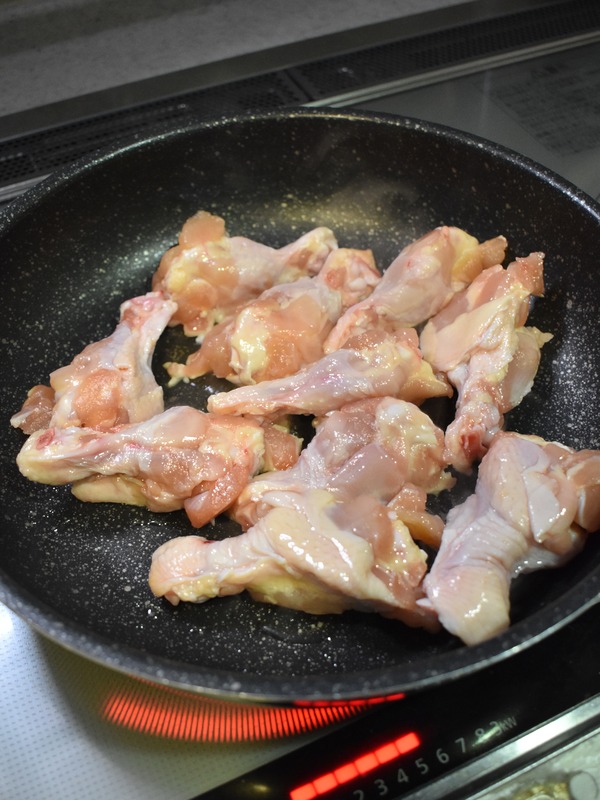 鶏手羽元の納豆のタレ煮 (3)