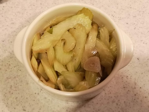 セロリのレンジ蒸し (4)