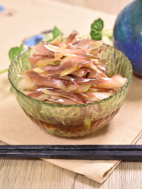 みょうがのごま油和え (1)