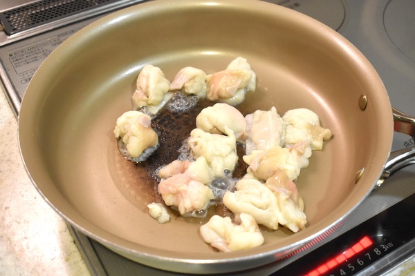 ホルモンともやしの味噌炒め (3)