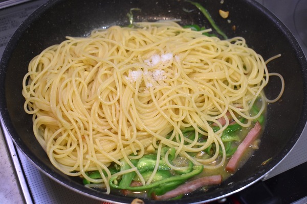 ピーマンとハムのパスタ (6)