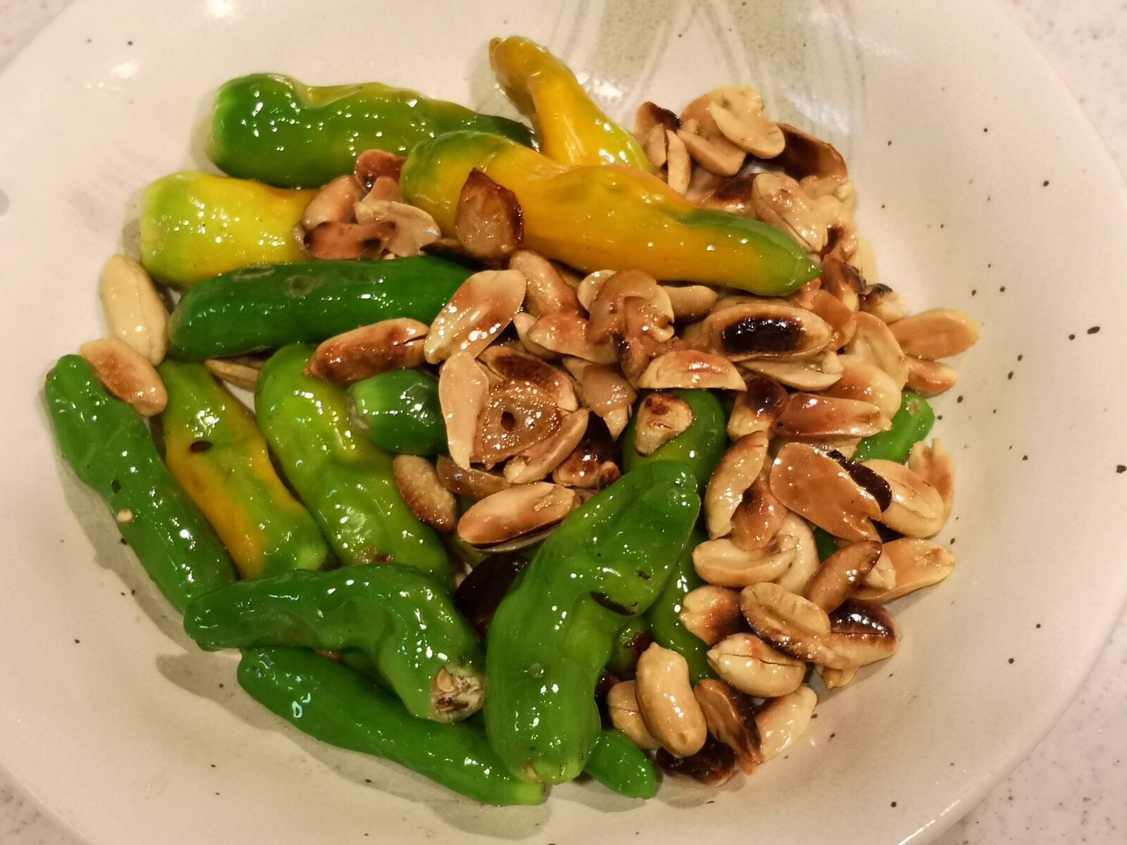 意外な組み合わせ しし唐のピーナッツ炒め 気まま料理で レシピとか Powered By ライブドアブログ