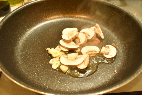 マッシュルームのガーリックパスタ (4)