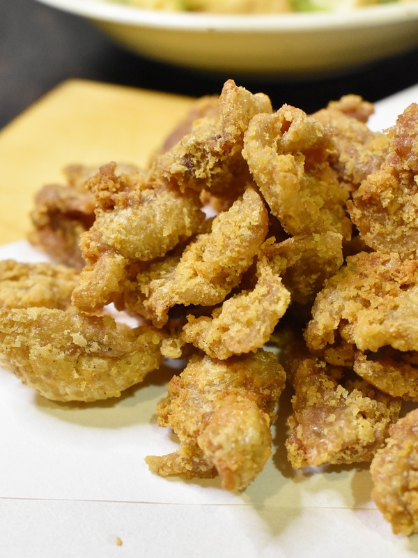 鶏皮の唐揚げ (1)