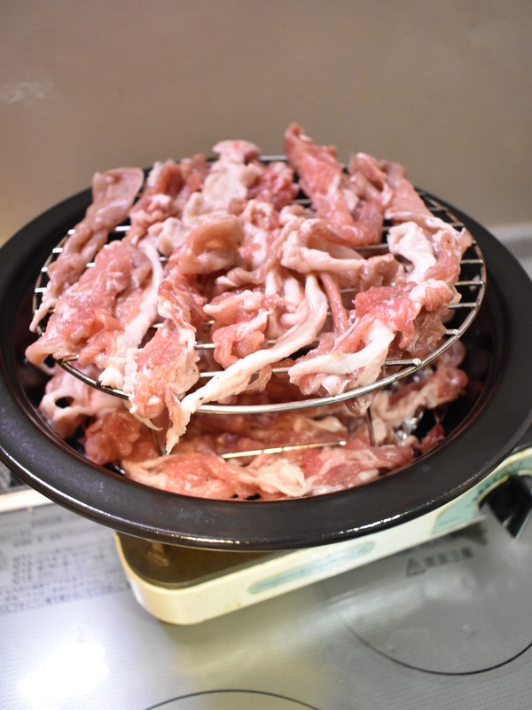 豚肉の炭火焼き風 (4)